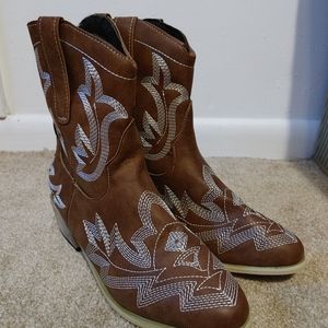 Cowgirl booties brown short lightly used